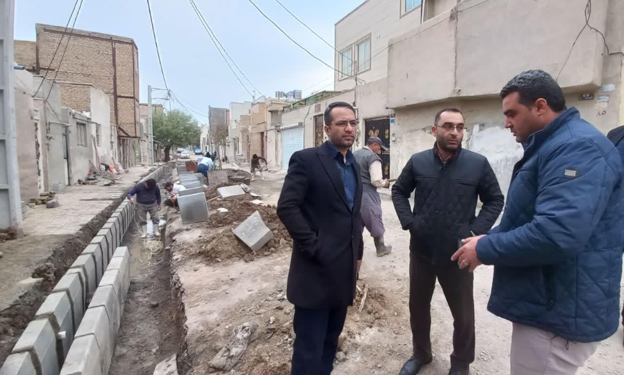  بخشدار مرکزی قرچک: طرح بهسازی معابر روستای محمدآباداعلا اجرا شد