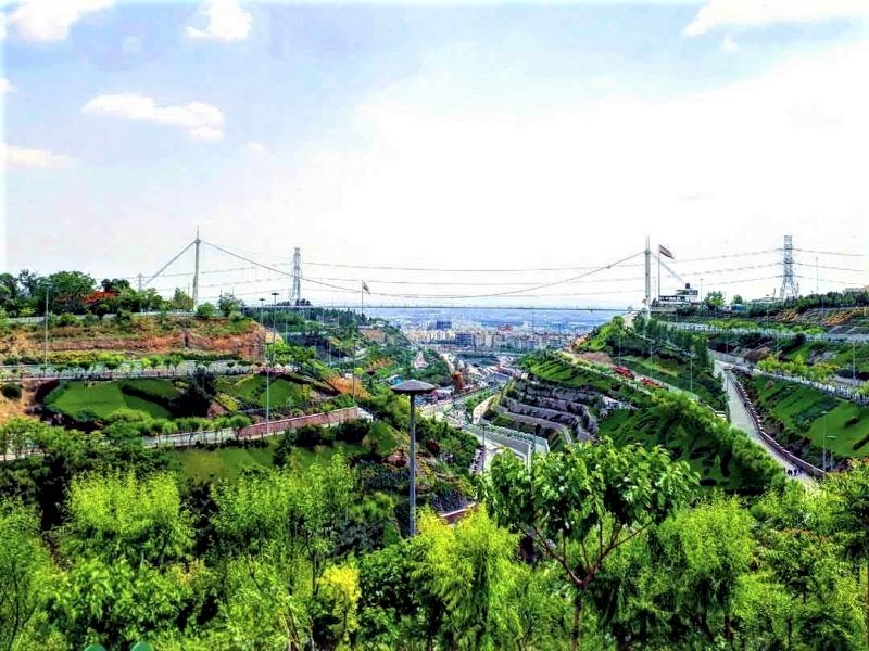 نمای دور از پل معلق تهران