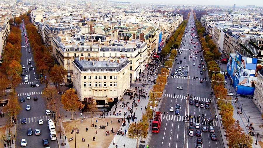خیابان شانزلیزه در شهر پاریس