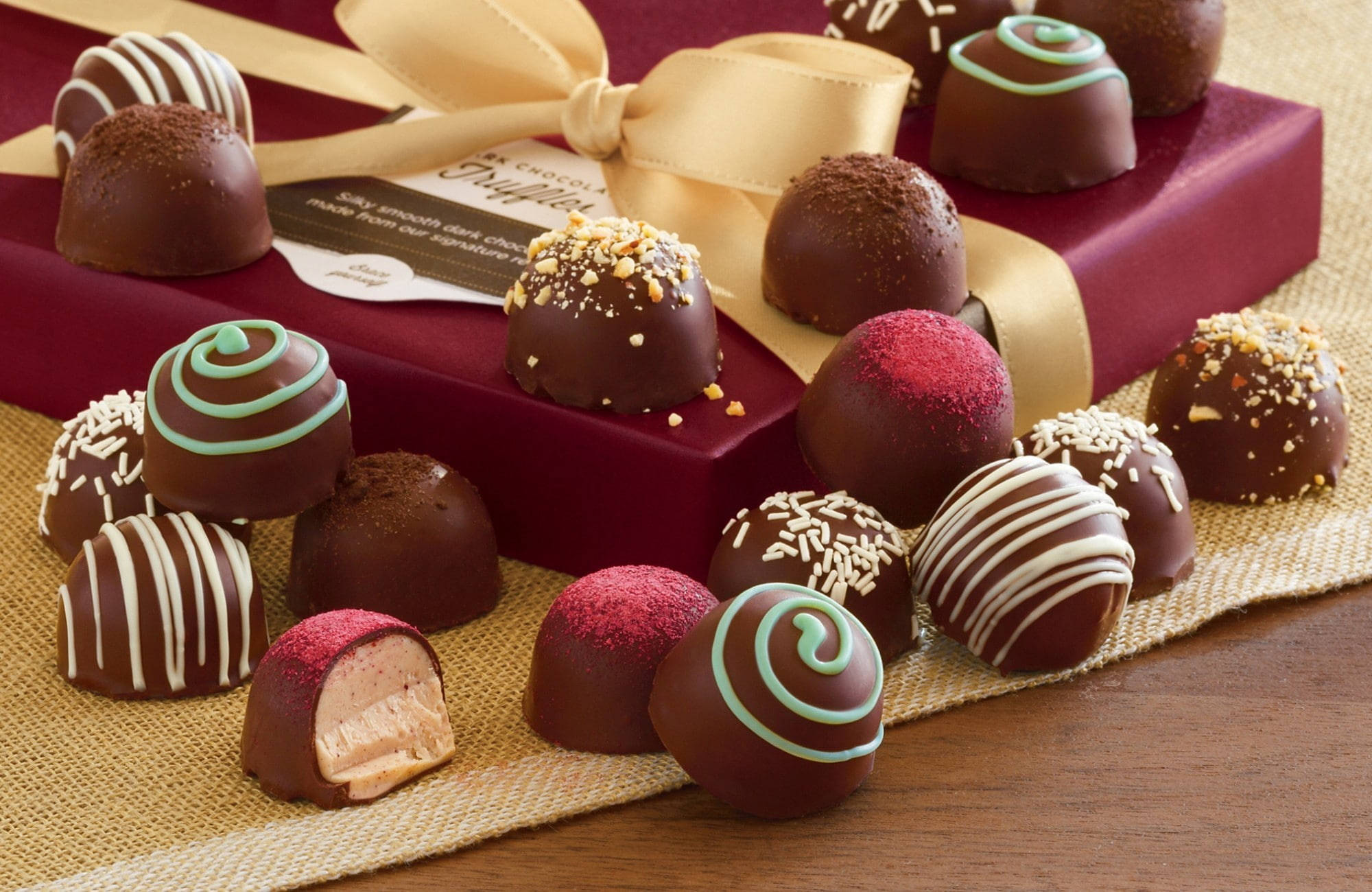 [تصویر:  assorted-truffles-chocolate-day-aip983o6...0_p474.jpg]